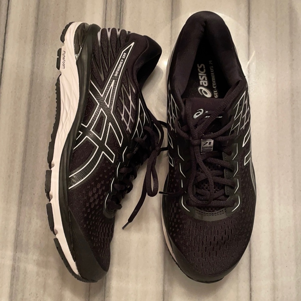 ASICS authentic Cumulus 21 Running Shoe